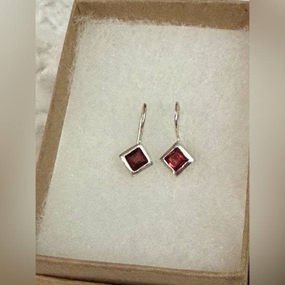 Elegant Silver and Red Gemstone Earrings - Picture 1 of 3